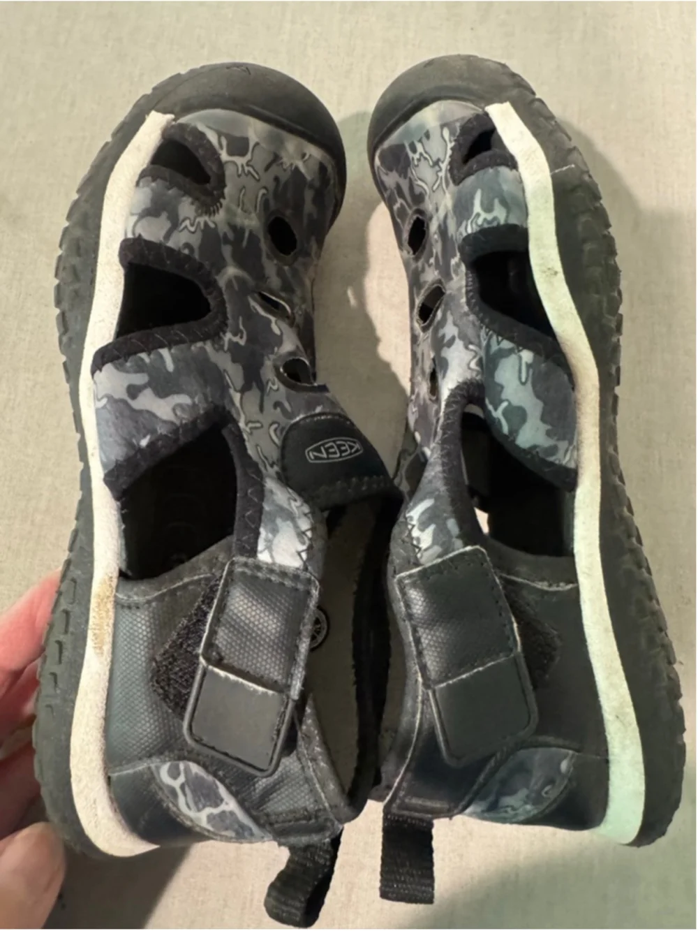 Boys KEEN Water Shoes Size 3 Gray Camo